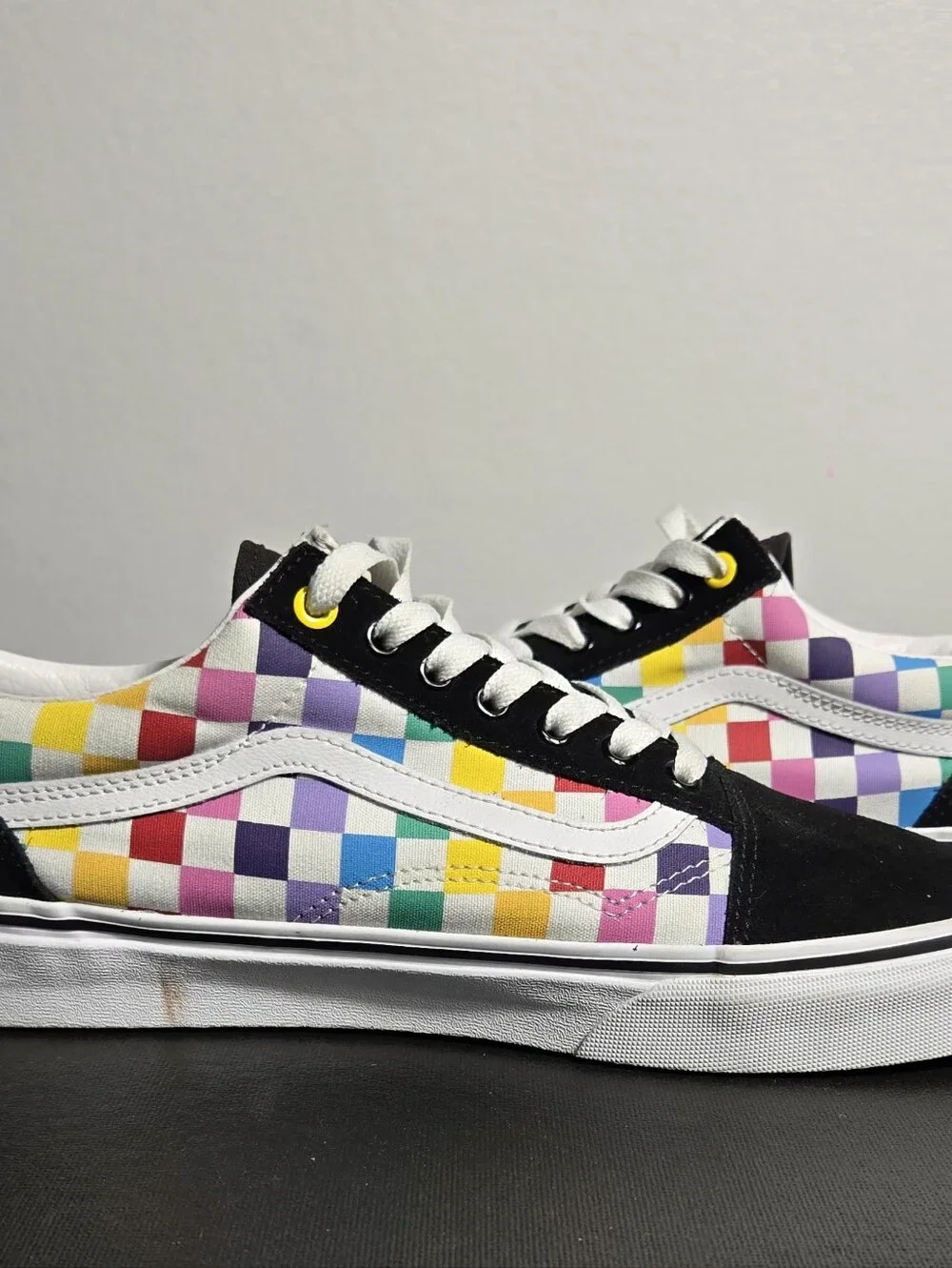 RARE VANS Old Skool Checkerboard Rainbow Flag Sz 10 Men's Skateboarding Shoes